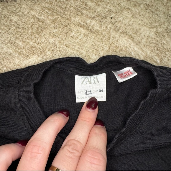 Zara plain black tshirt - Picture 3 of 4